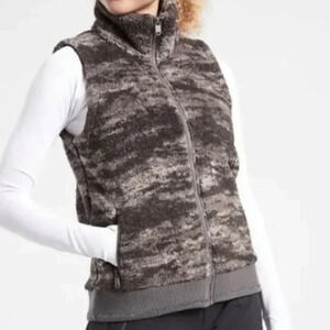 Athleta Camo Sherpa Plush Cozy Fall Tugga Vest S